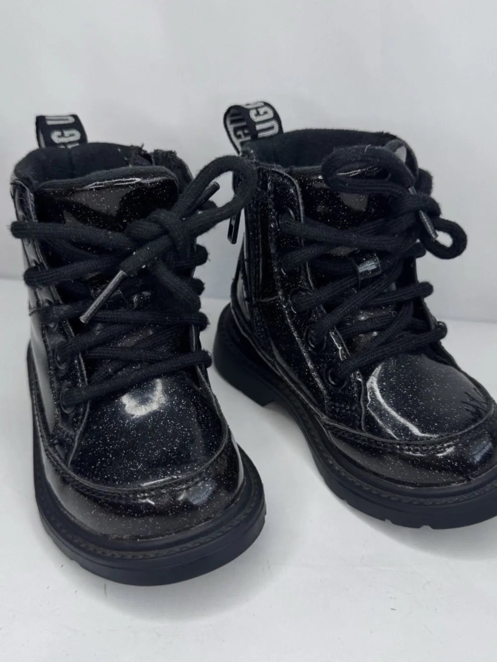 UGG Toddler Girl Robley Glitter Combat Boot, Charcoal Black Glitter  Size US 6C